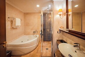 Wellborn Luxury Hotel