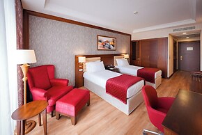 Wellborn Luxury Hotel