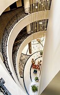 Wellborn Luxury Hotel