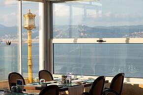 Wellborn Luxury Hotel