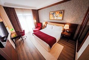 Wellborn Luxury Hotel