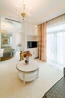 Wellborn Luxury Hotel