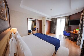Wellborn Luxury Hotel