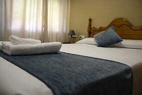 Hostal Valdepeñas by Bossh Hotels
