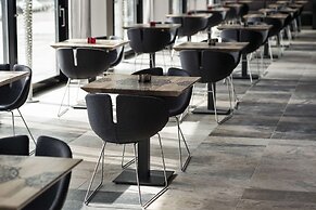 Mainport Hotel Rotterdam, a Hilton Affiliate Hotel