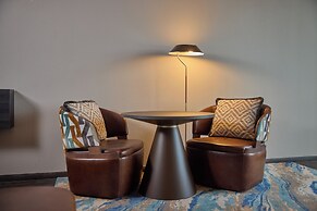 Haven Hotel Rotterdam, Curio Collection by Hilton