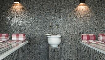 Haven Hotel Rotterdam, Curio Collection by Hilton