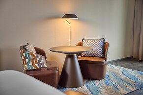 Haven Hotel Rotterdam, Curio Collection by Hilton