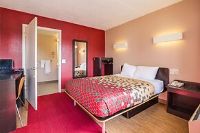 Econo Lodge Inn & Suites