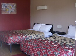 Econo Lodge Inn & Suites