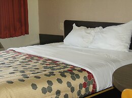 Econo Lodge Inn & Suites