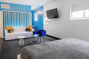 Blanc Kara - Adults Only