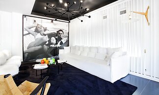 Blanc Kara - Adults Only