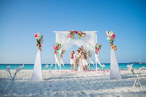 Centara Ras Fushi Resort & Spa Maldives