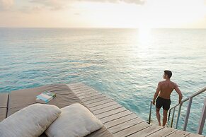 Centara Ras Fushi Resort & Spa Maldives