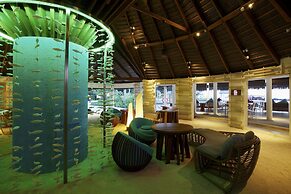 Centara Ras Fushi Resort & Spa Maldives
