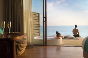 Centara Ras Fushi Resort & Spa Maldives