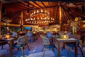 Centara Ras Fushi Resort & Spa Maldives