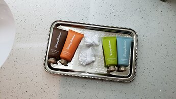 Polynesian Residences Waikiki Beach