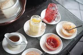 Suris Boutique Hotel