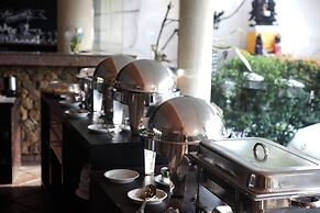 Suris Boutique Hotel