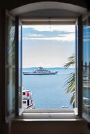 Riva Luxury Suites