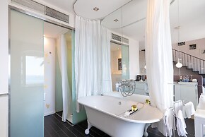 Riva Luxury Suites