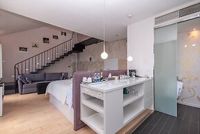 Riva Luxury Suites