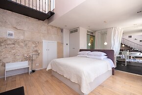 Riva Luxury Suites