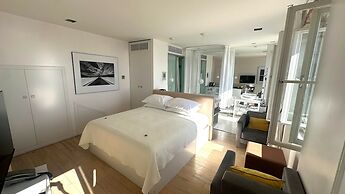 Riva Luxury Suites
