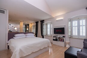 Riva Luxury Suites