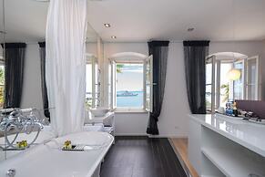 Riva Luxury Suites