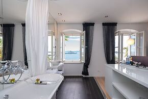 Riva Luxury Suites