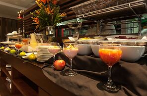 93 Luxury Suites & Residences