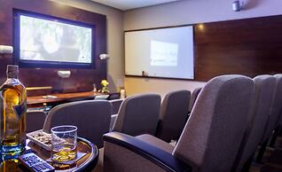 93 Luxury Suites & Residences