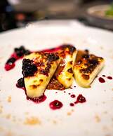 93 Luxury Suites & Residences