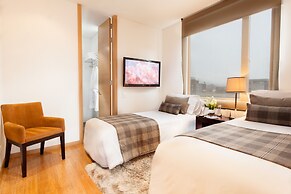 93 Luxury Suites & Residences