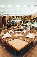 93 Luxury Suites & Residences