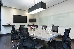 93 Luxury Suites & Residences