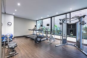 93 Luxury Suites & Residences