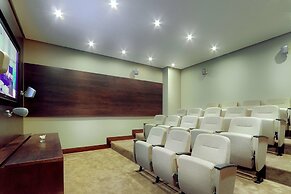 93 Luxury Suites & Residences