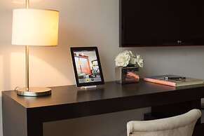 93 Luxury Suites & Residences