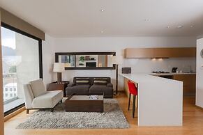 93 Luxury Suites & Residences