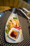 93 Luxury Suites & Residences