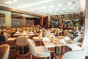 93 Luxury Suites & Residences