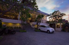 Sandi Agung Villa