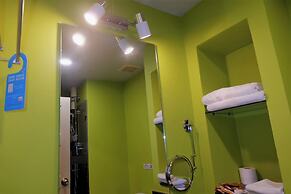 Siri Oriental Bangkok Hotel