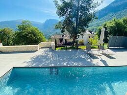 Aristi Mountain Resort and Villas