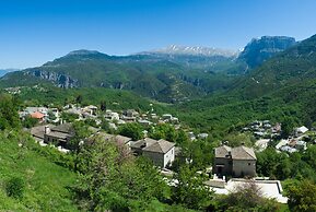 Aristi Mountain Resort and Villas