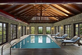 Aristi Mountain Resort and Villas